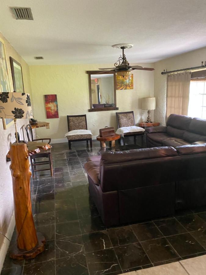 Oyo Family Ranch At Melbourne Fl Hotel Kültér fotó